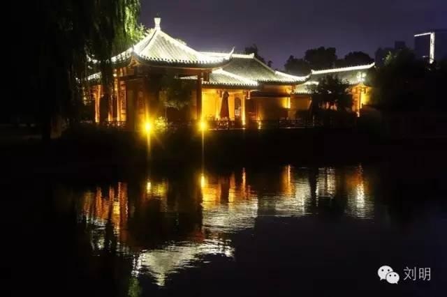 夜晚湘江橘子洲