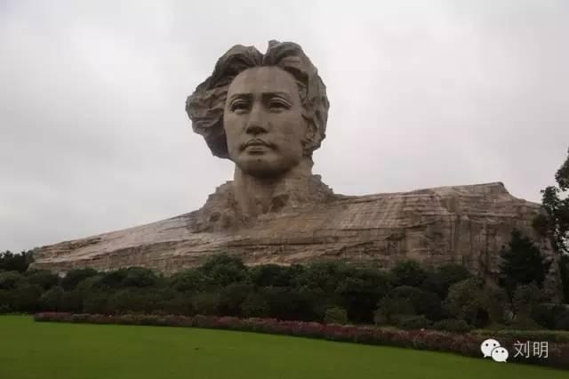 橘子洲头毛泽东雕像