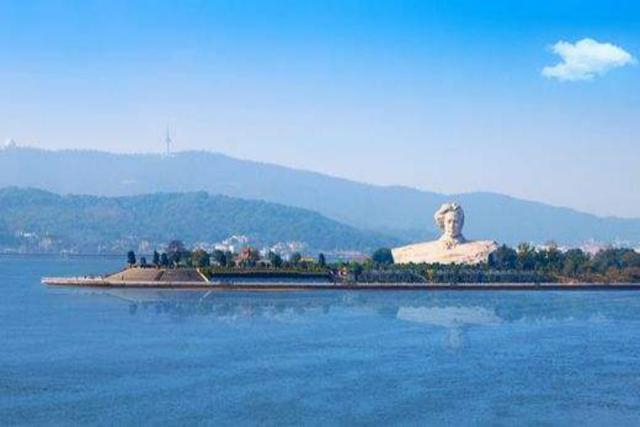 橘子洲头